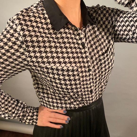 B&W Houndstooth Print Buttoned Down Shirt - Picture 2 of 2